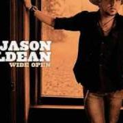 El texto musical CRAZY TOWN de JASON ALDEAN también está presente en el álbum Wide open (2009)