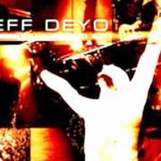 El texto musical WE ARE HUNGRY de JEFF DEYO también está presente en el álbum Surrender (2005)