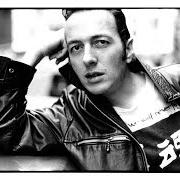 El texto musical TRASH CITY de JOE STRUMMER también está presente en el álbum Joe strummer 001 (2018)