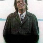 El texto musical I KILLED AN ANT WITH MY GUITAR de JOHN HIATT también está presente en el álbum Overcoats (1975)