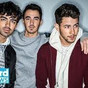 El texto musical LOVE HER de JONAS BROTHERS también está presente en el álbum Happiness begins (2019)