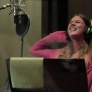 El texto musical KARMA de JOSS STONE también está presente en el álbum Lp1 (2011)