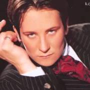 El texto musical DON'T SMOKE IN BED de K.D. LANG también está presente en el álbum Drag (1997)