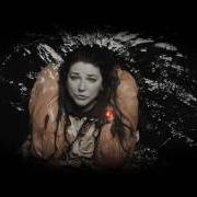 El texto musical ACT TWO - HELLO EARTH de KATE BUSH también está presente en el álbum Before the dawn (2016)