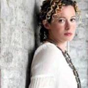 El texto musical THE MAID OF LLANWELLYN de KATE RUSBY también está presente en el álbum 10 (2002)