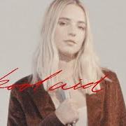 El texto musical DROWN WITH YOU de KATELYN TARVER también está presente en el álbum Kool-aid (2018)