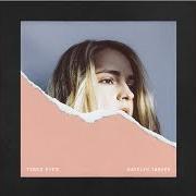 El texto musical HATE TO TELL YOU de KATELYN TARVER también está presente en el álbum Tired eyes (2017)