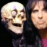 El texto musical MIGHT AS WELL BE ON MARS de ALICE COOPER también está presente en el álbum Hey stoopid (1991)