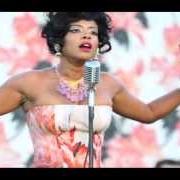 El texto musical BLESS THE TELEPHONE de KELIS también está presente en el álbum Food (2014)