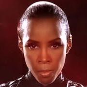 El texto musical COMMANDER de KELLY ROWLAND también está presente en el álbum Commander