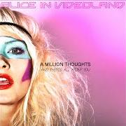 El texto musical IN A BAND de ALICE IN VIDEOLAND también está presente en el álbum A million thoughts and they're all about you (2011)