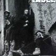 El texto musical POP GOES THE WEASEL (RADIO EDIT) de 3RD BASS también está presente en el álbum Derelicts of dialect (1991)