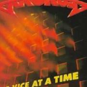 El texto musical SAVE ME de KROKUS también está presente en el álbum One vice at time (1982)